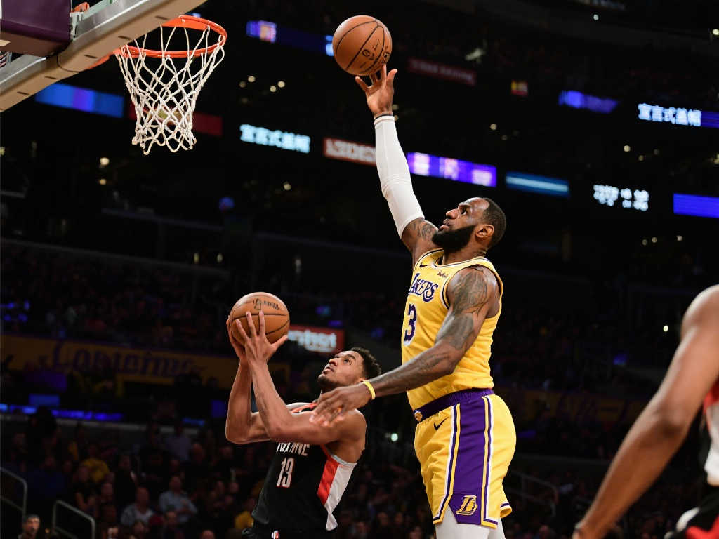 詹姆斯惊天盖帽宣示决心!湖人季末发力稳守西部前四 詹姆斯惊天盖帽宣示决心!湖人季末发力稳守西部前四